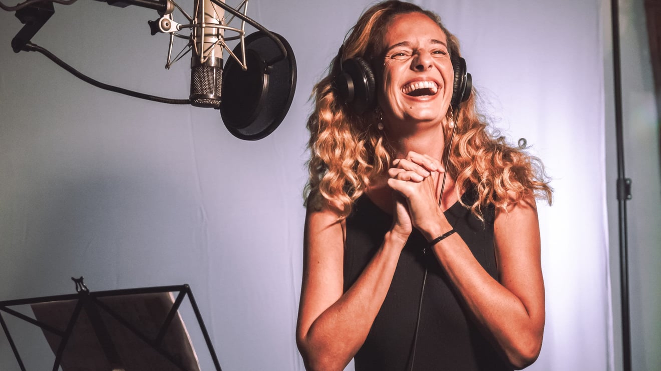 Letrux na gravação da música Defaunação