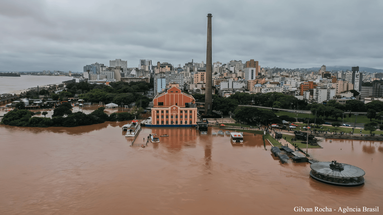 Rio Guaíba e usina do gasômetro em Porto Alegre Gilvan Rocha Agência Brasil