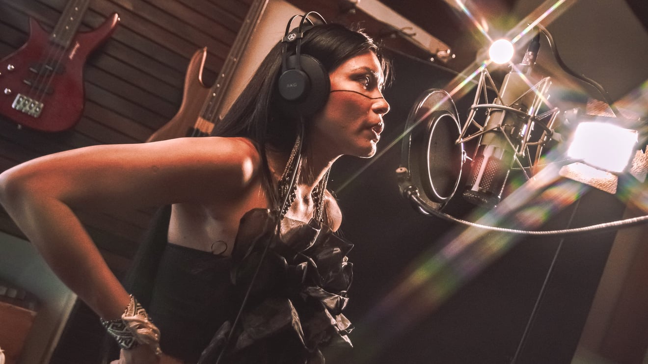 Zahy Tentehar na gravação da música Defaunação