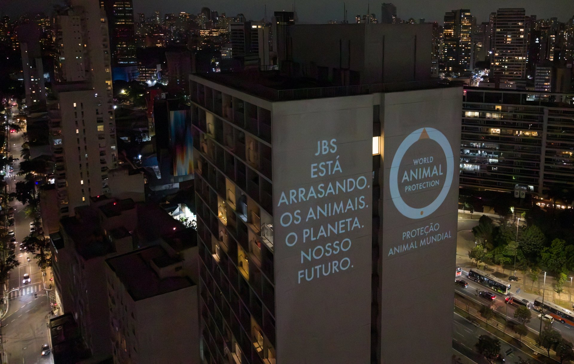 JBS está arrasando. Os Animais. O planeta. Nosso futuro.