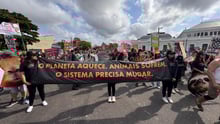 Voluntários estiveram junto à equipe da Proteção Animal Mundial na Marcha do Clima, em Belém.
