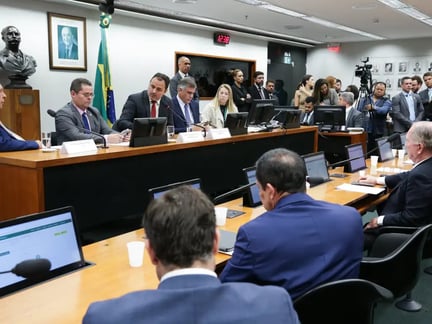 imagem de políticos na câmara federal