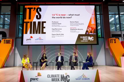 imagem da bancada com representantes globais na semana oficial do clima em nova york