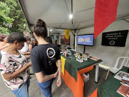 Feira Nacional da Reforma Agrária - interação do público no Ponto Animal