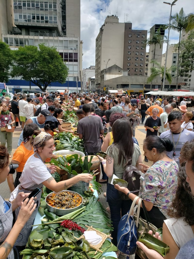 Banquetaço reúne milhares de pessoas em São Paulo (foto) e outras 40 cidades - World Animal Protection