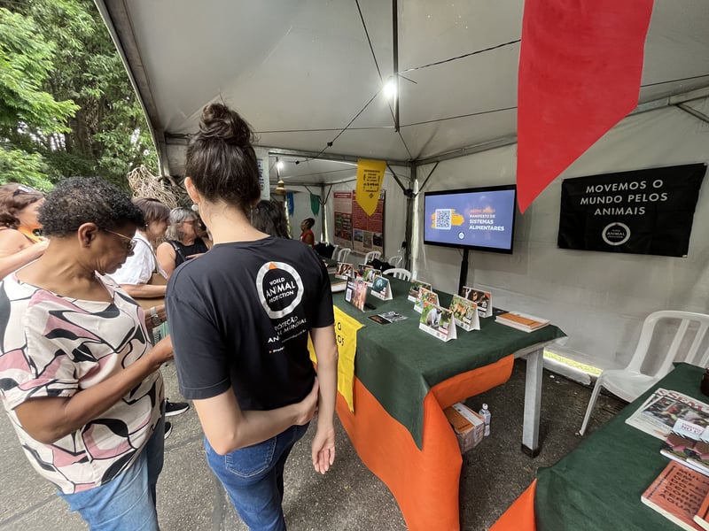 Feira Nacional da Reforma Agrária - interação do público no Ponto Animal